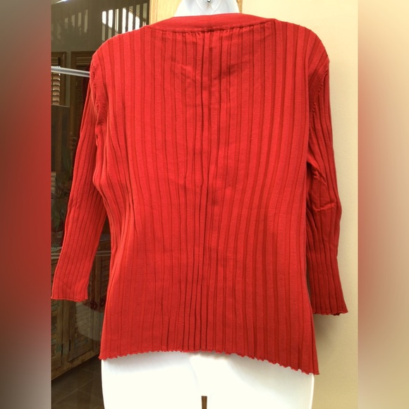 August Silk ladies stretchy knit sweater. EUC. - Picture 2 of 5